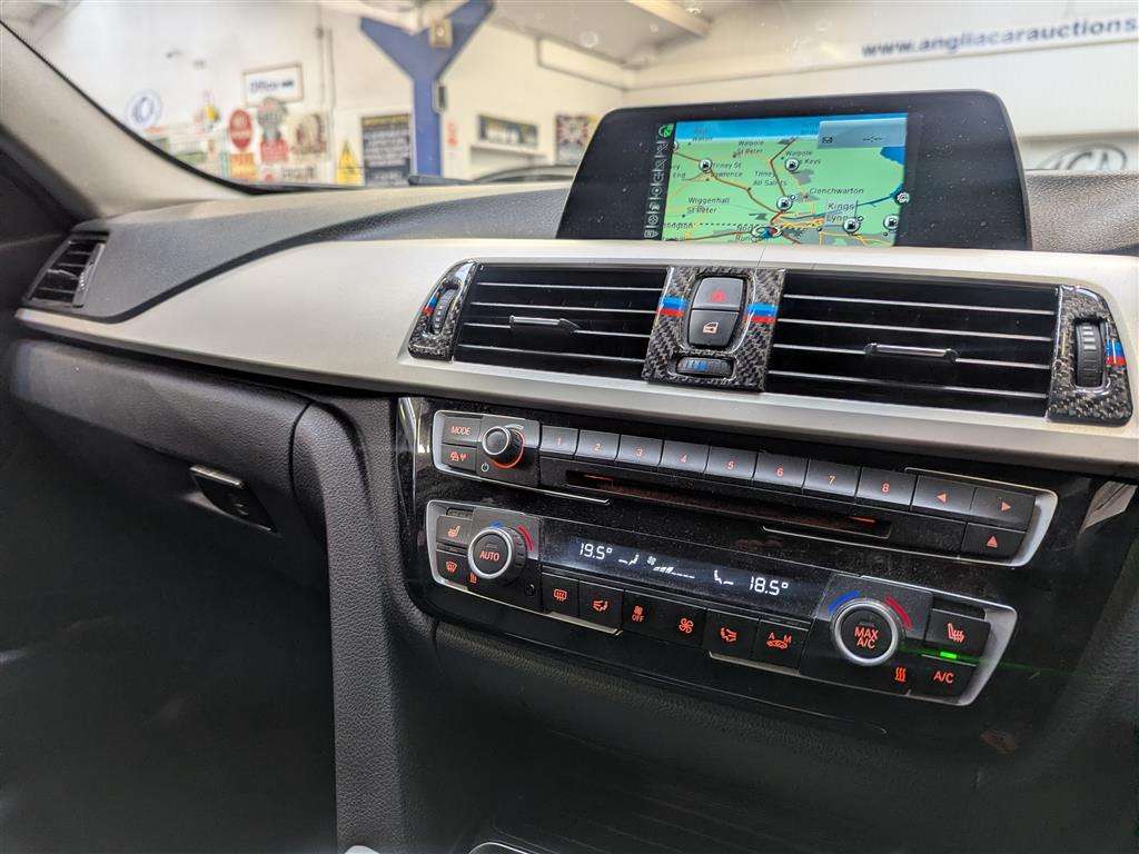 <p>2016 BMW 320D ED PLUS AUTO</p>