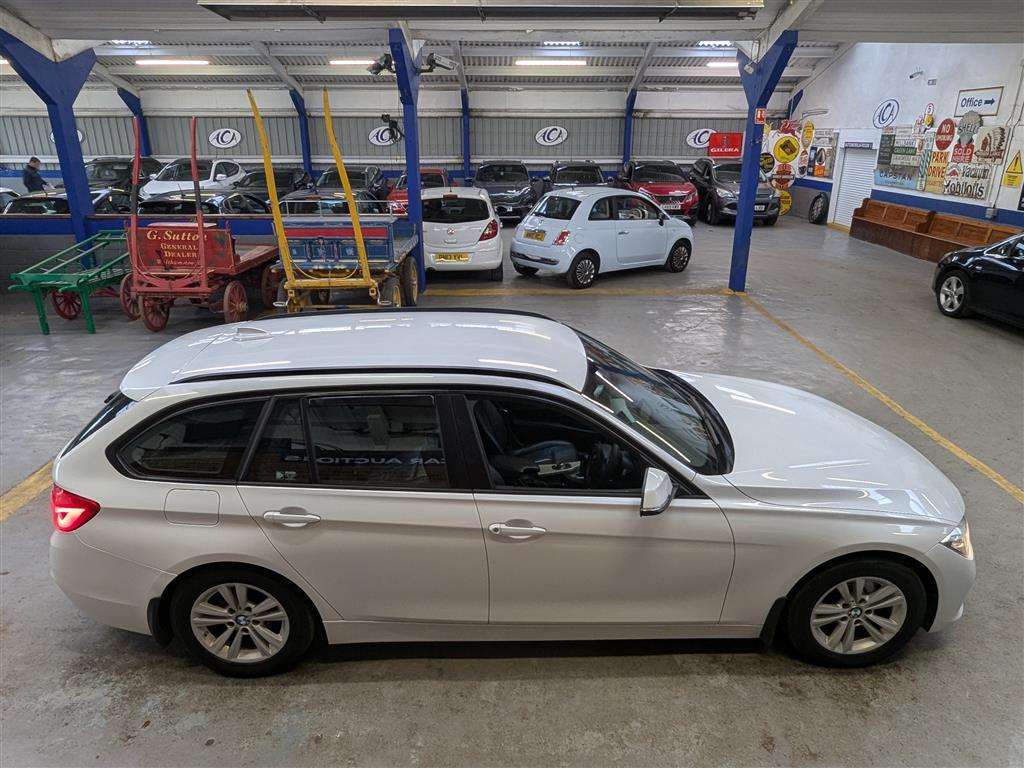 <p>2016 BMW 320D ED PLUS AUTO</p>