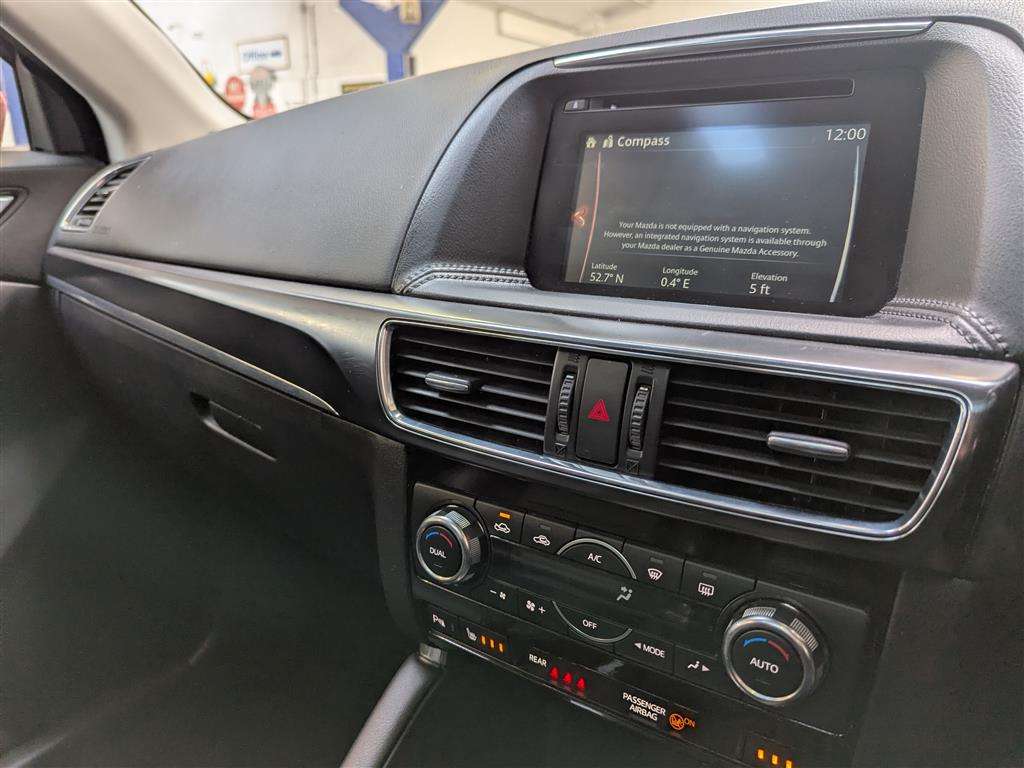 <p>2015 MAZDA CX-5 SE-L LUX NAV D</p>