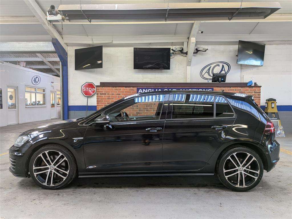 <p>2016 VOLKSWAGEN GOLF GTD S-A</p>