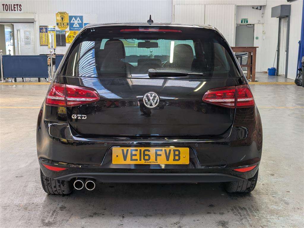 <p>2016 VOLKSWAGEN GOLF GTD S-A</p>