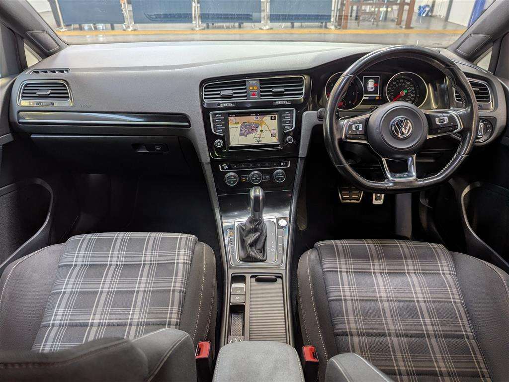 <p>2016 VOLKSWAGEN GOLF GTD S-A</p>