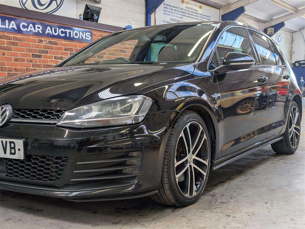 <p>2016 VOLKSWAGEN GOLF GTD S-A</p>