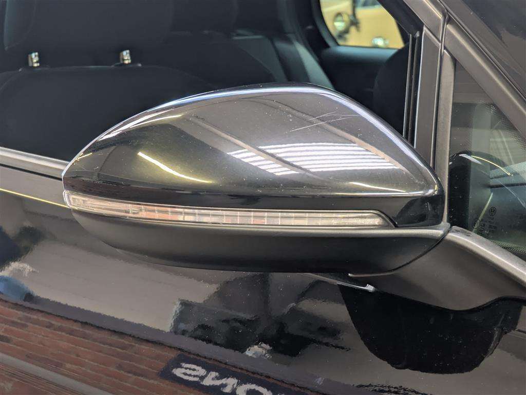 <p>2016 VOLKSWAGEN GOLF GTD S-A</p>