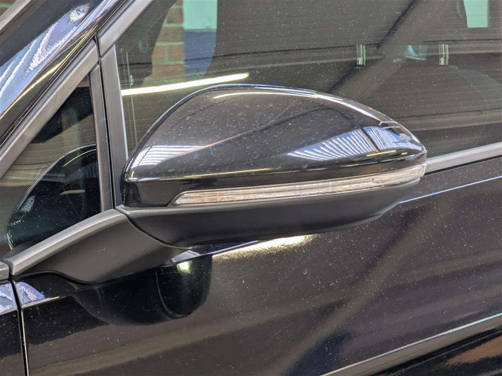 <p>2016 VOLKSWAGEN GOLF GTD S-A</p>