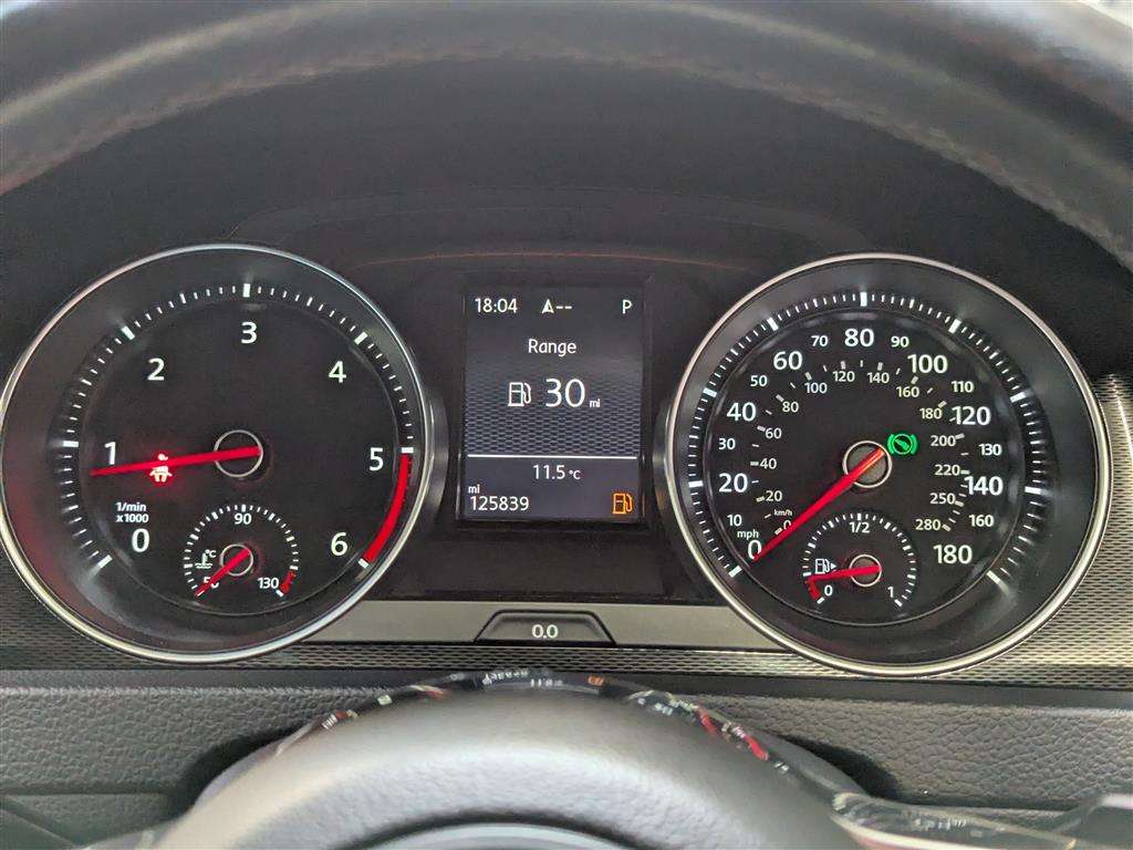 <p>2016 VOLKSWAGEN GOLF GTD S-A</p>