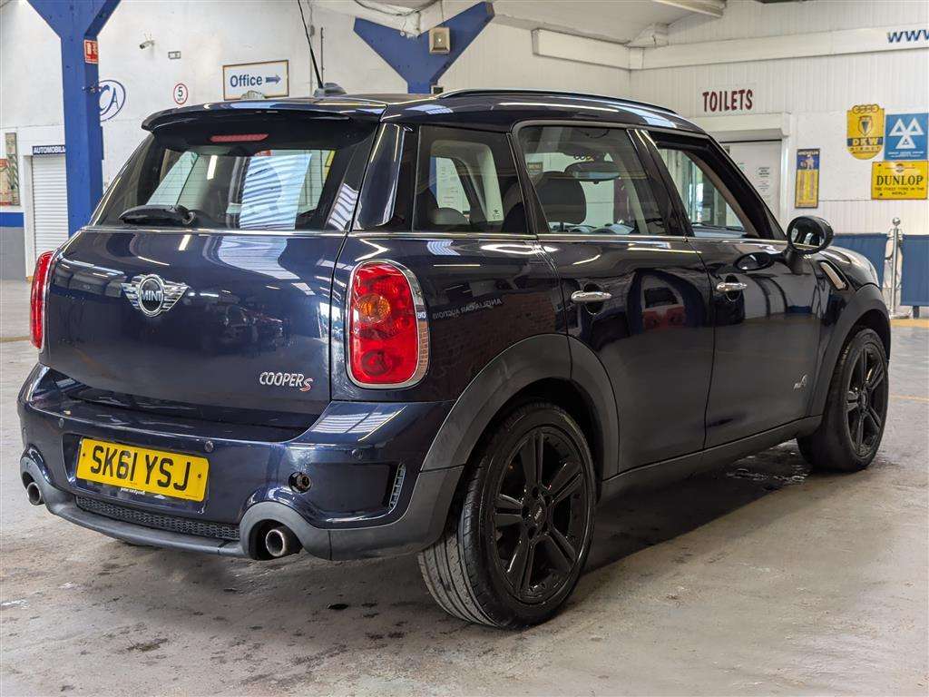 <p>2011 MINI COUNTRYMAN COOPER S ALL4</p>