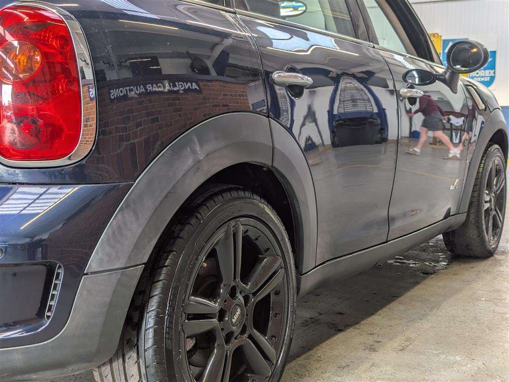 <p>2011 MINI COUNTRYMAN COOPER S ALL4</p>