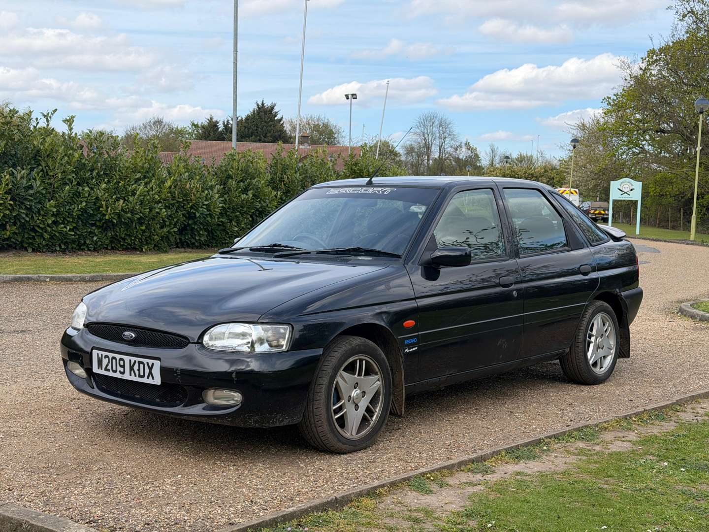 <p>2000 FORD ESCORT FINESSE</p>
