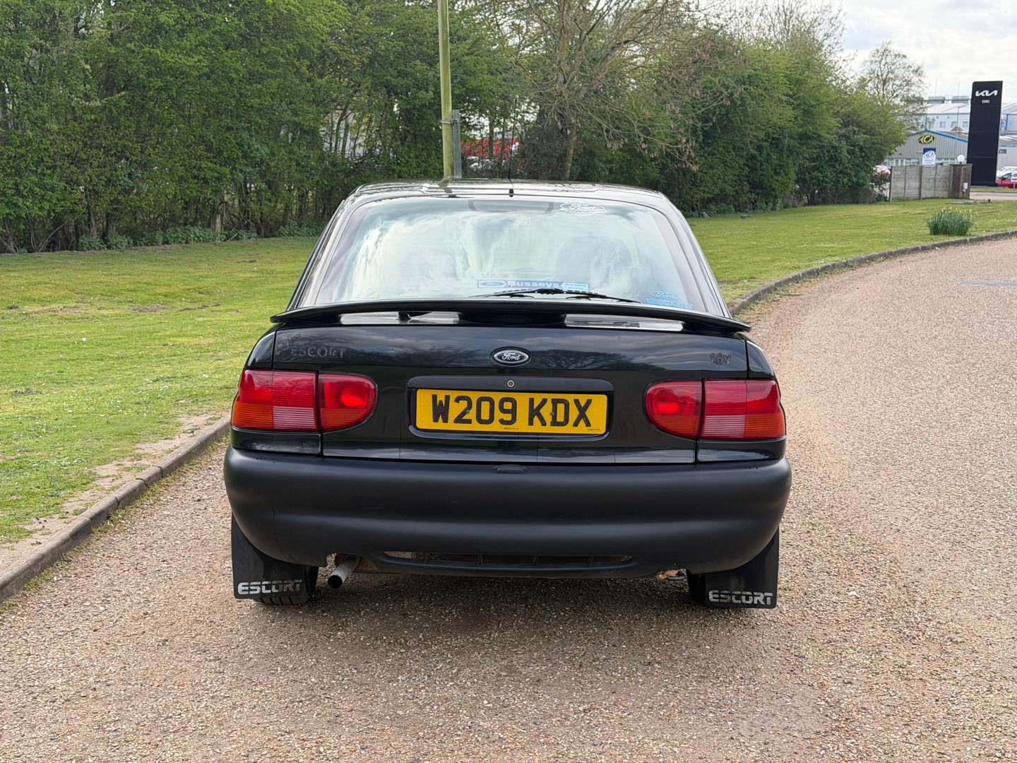 <p>2000 FORD ESCORT FINESSE</p>