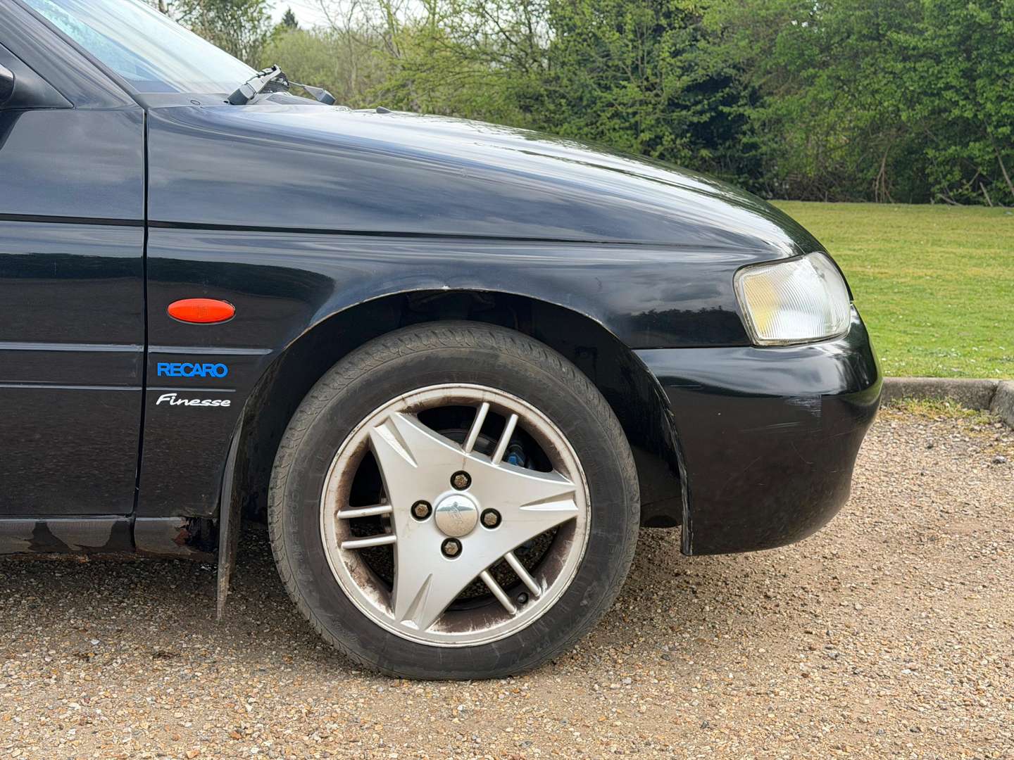 <p>2000 FORD ESCORT FINESSE</p>