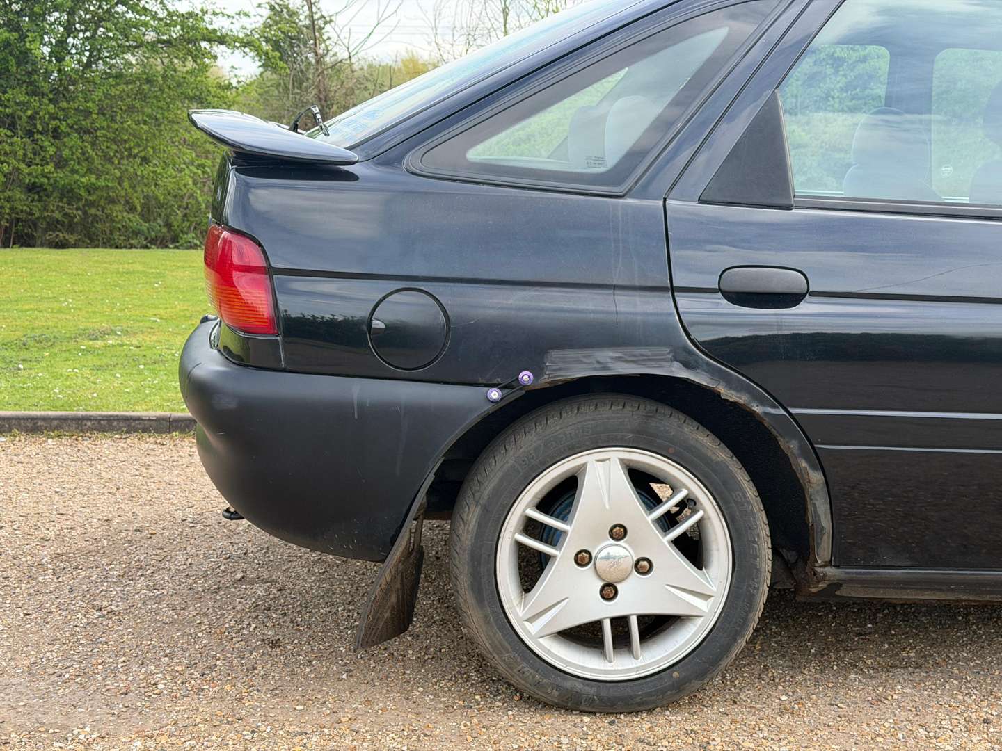 <p>2000 FORD ESCORT FINESSE</p>