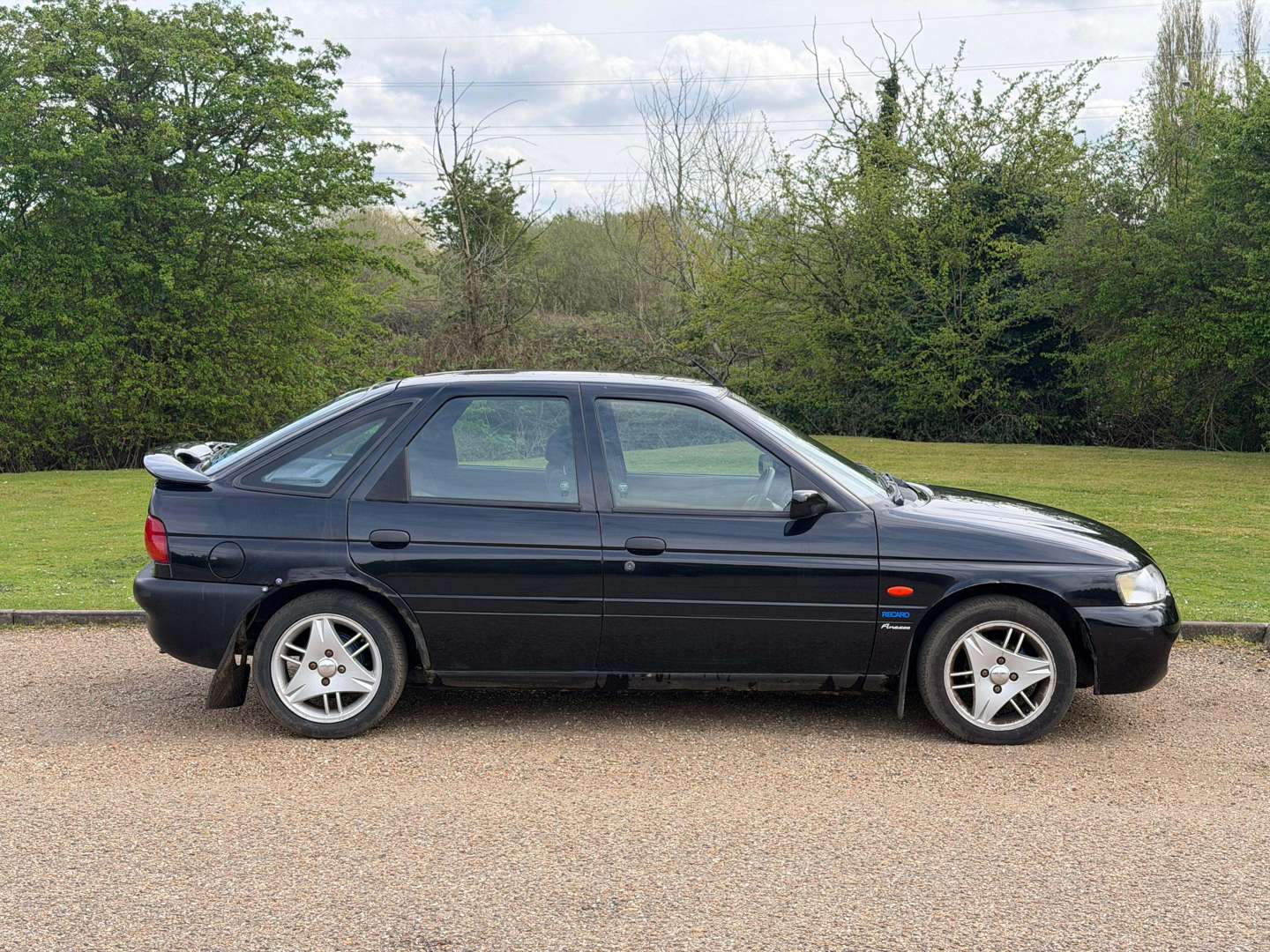 <p>2000 FORD ESCORT FINESSE</p>