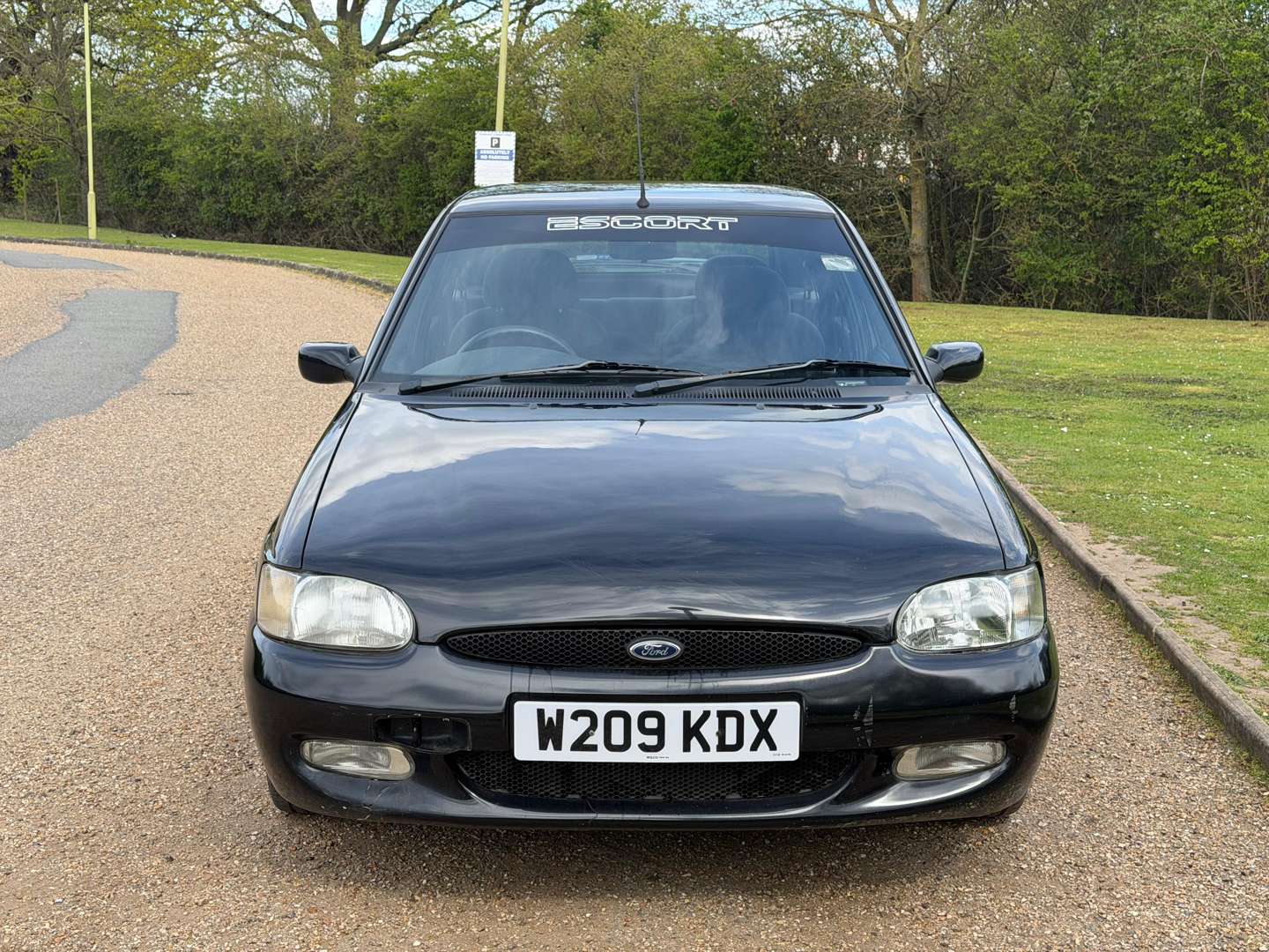 <p>2000 FORD ESCORT FINESSE</p>