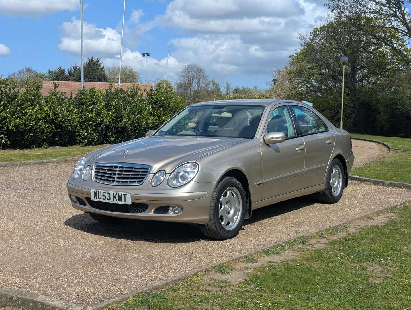 <p>2003 MERCEDES E240 CLASSIC AUTO</p>