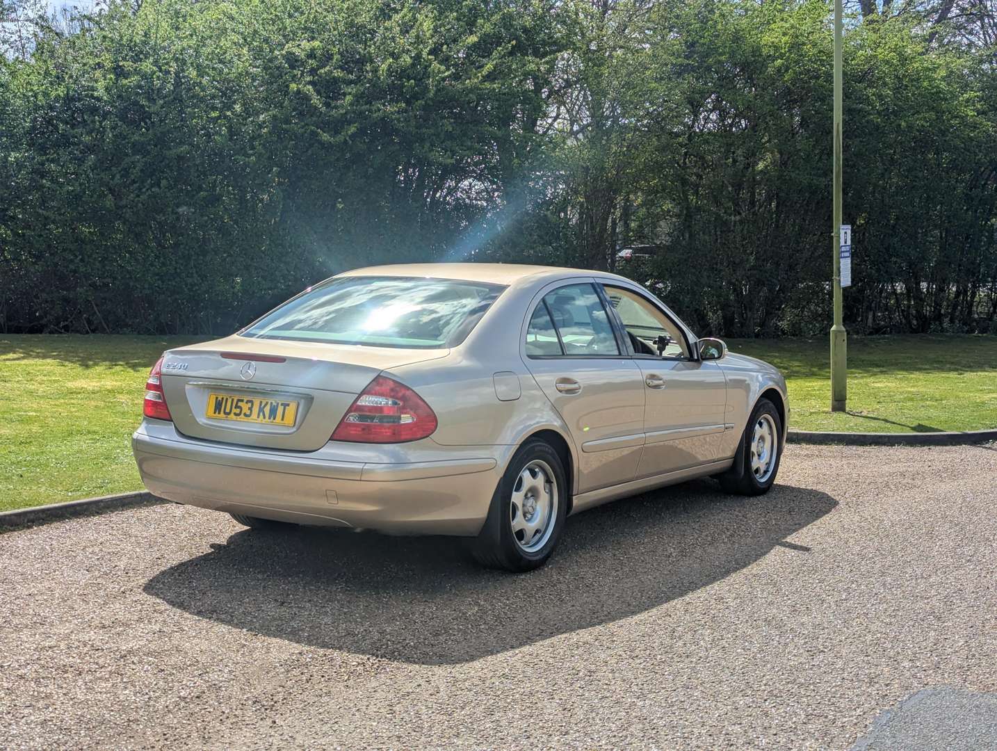 <p>2003 MERCEDES E240 CLASSIC AUTO</p>