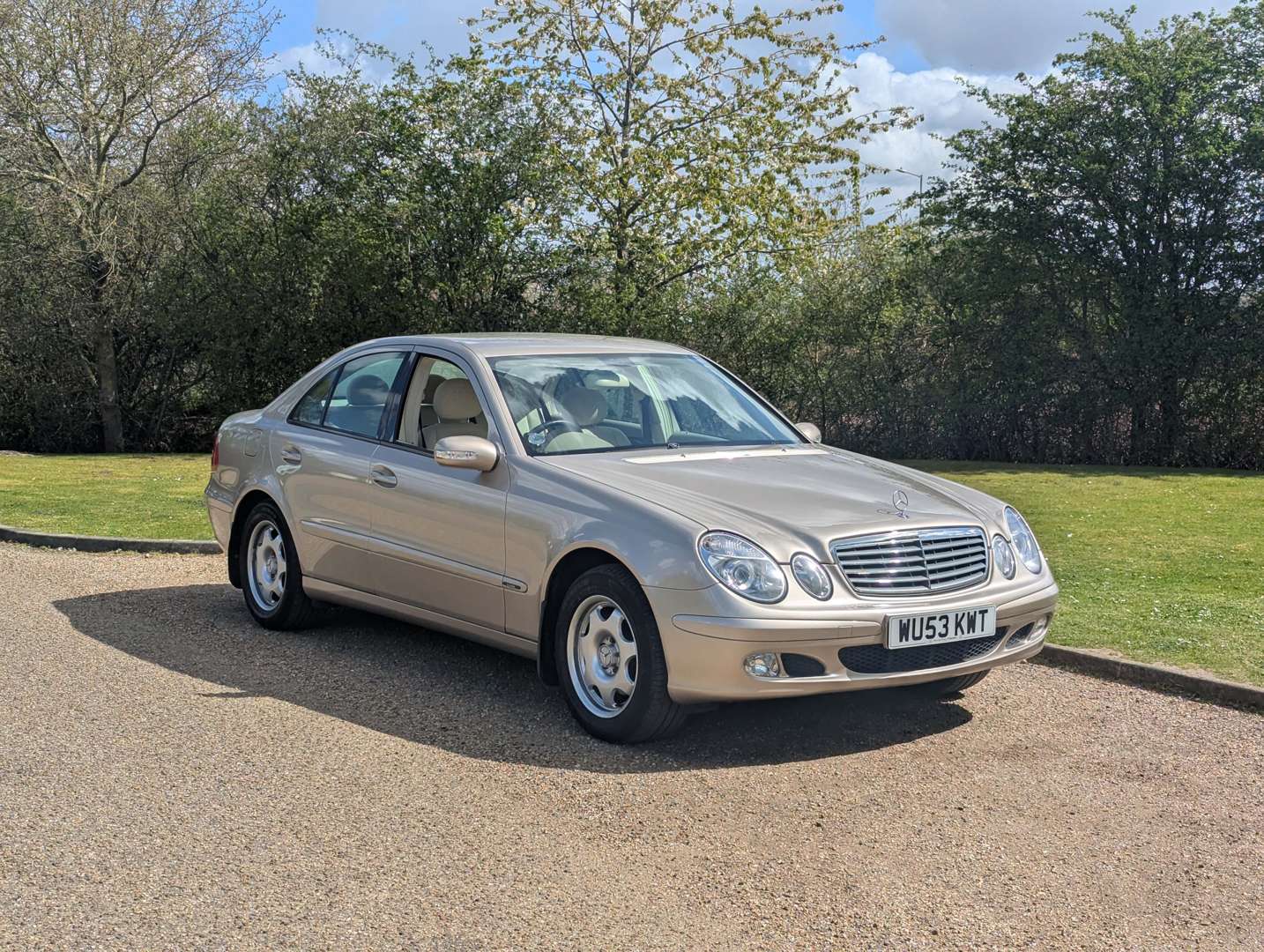 <p>2003 MERCEDES E240 CLASSIC AUTO</p>
