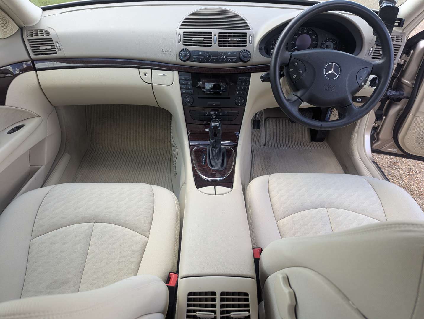 <p>2003 MERCEDES E240 CLASSIC AUTO</p>