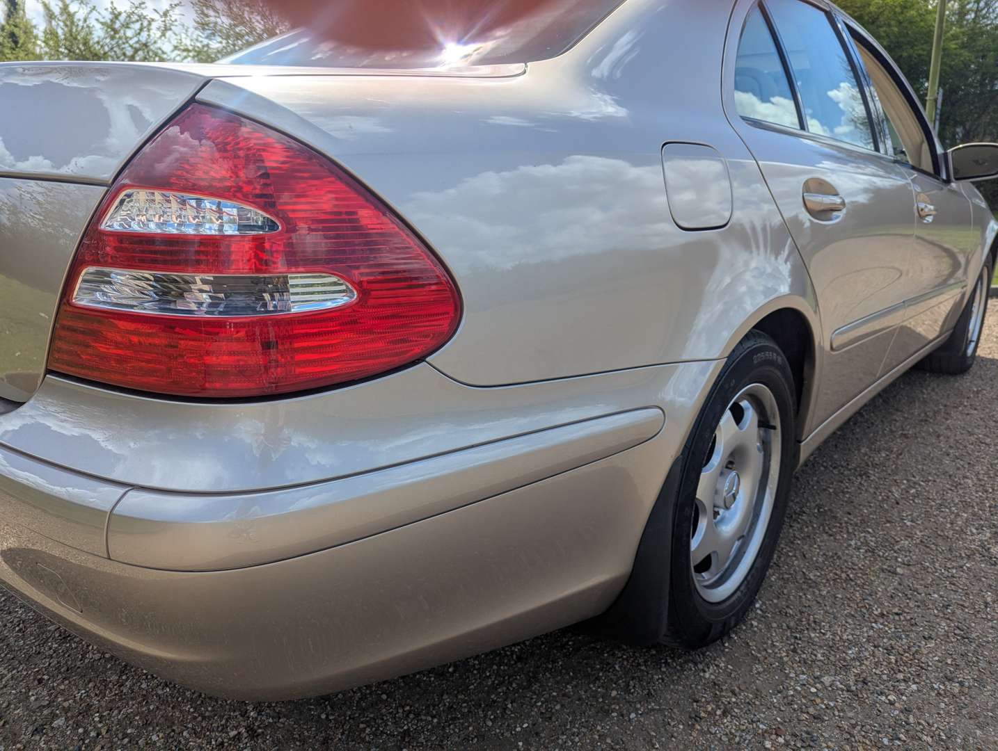 <p>2003 MERCEDES E240 CLASSIC AUTO</p>