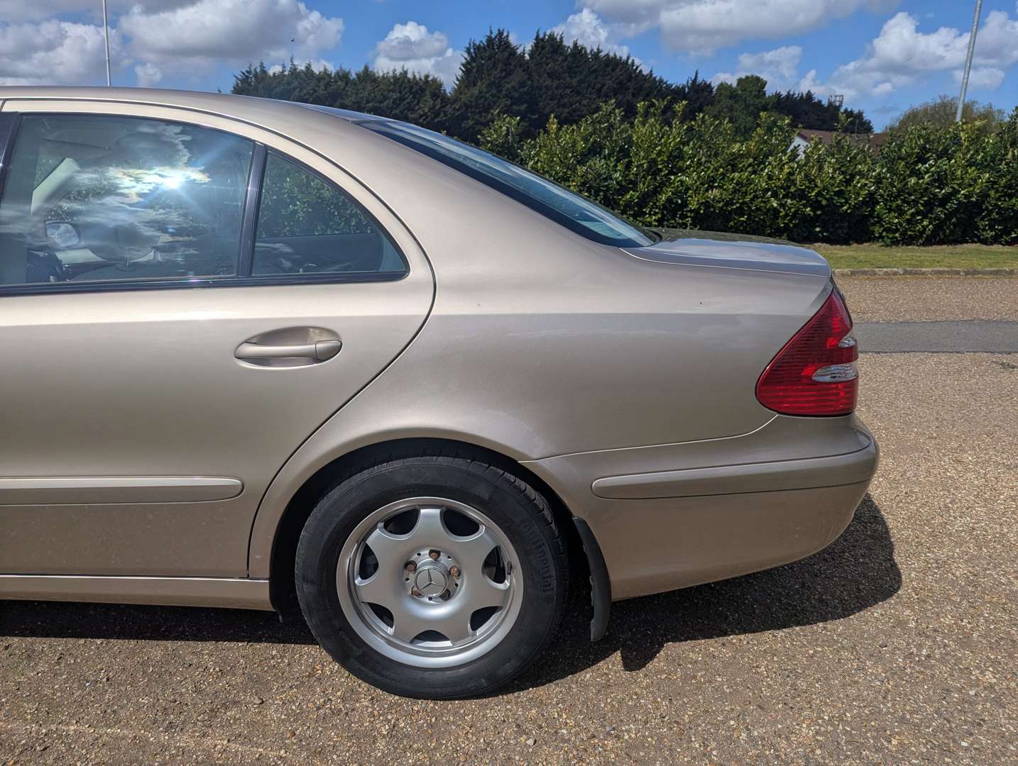 <p>2003 MERCEDES E240 CLASSIC AUTO</p>