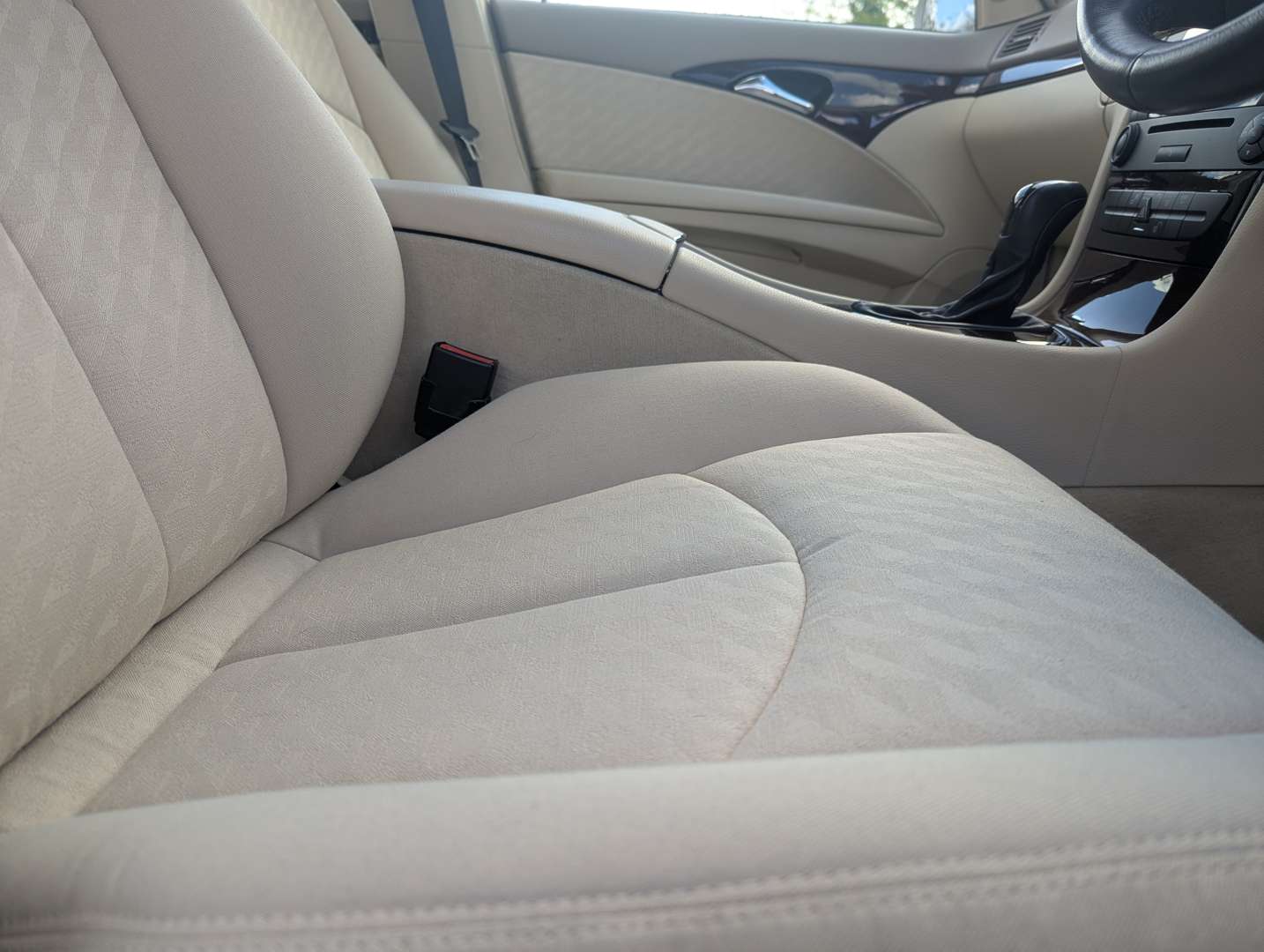 <p>2003 MERCEDES E240 CLASSIC AUTO</p>