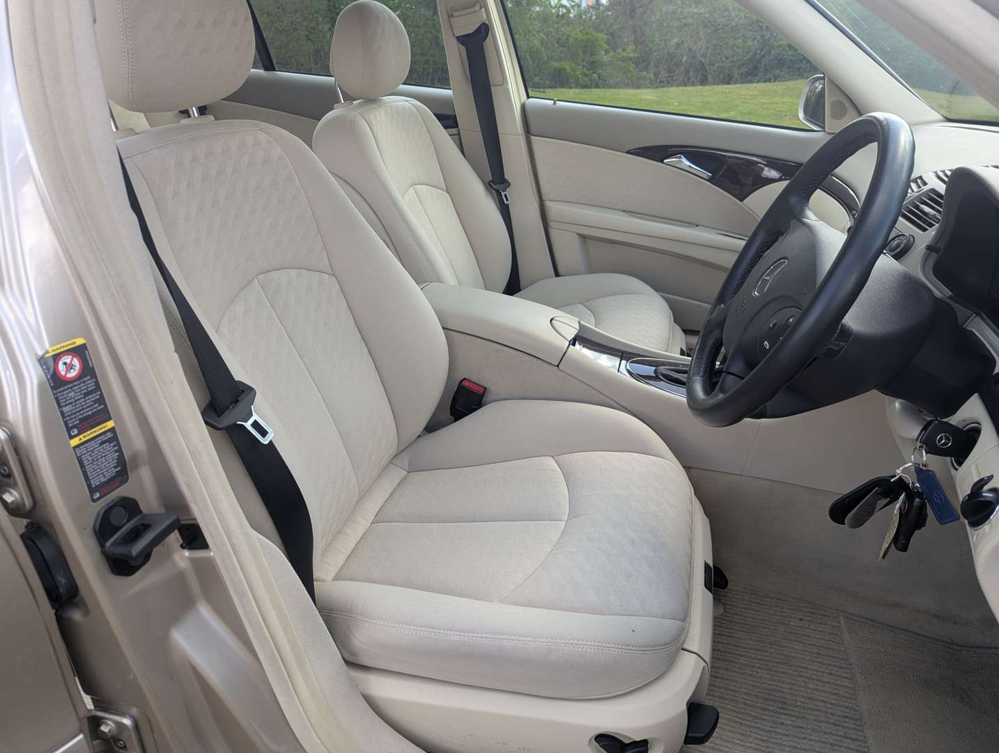 <p>2003 MERCEDES E240 CLASSIC AUTO</p>