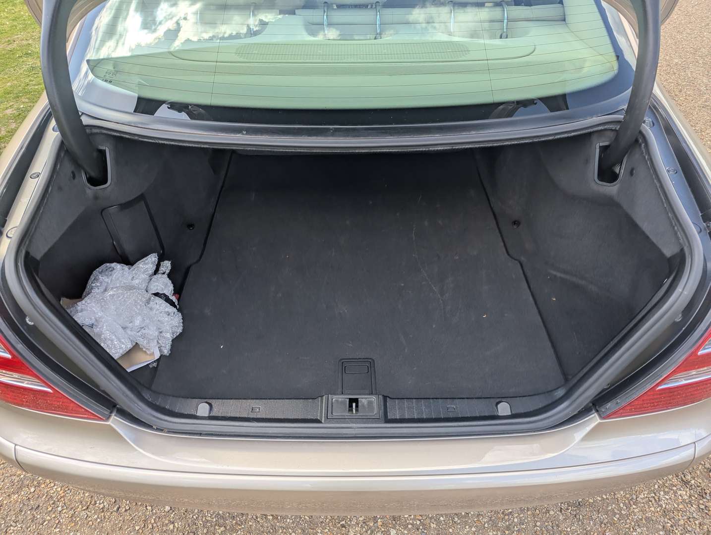 <p>2003 MERCEDES E240 CLASSIC AUTO</p>