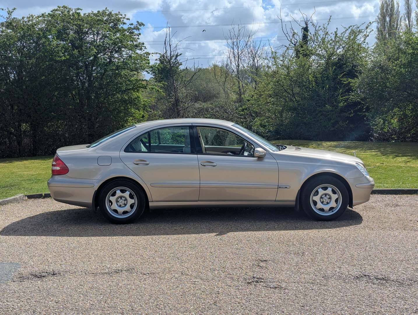 <p>2003 MERCEDES E240 CLASSIC AUTO</p>