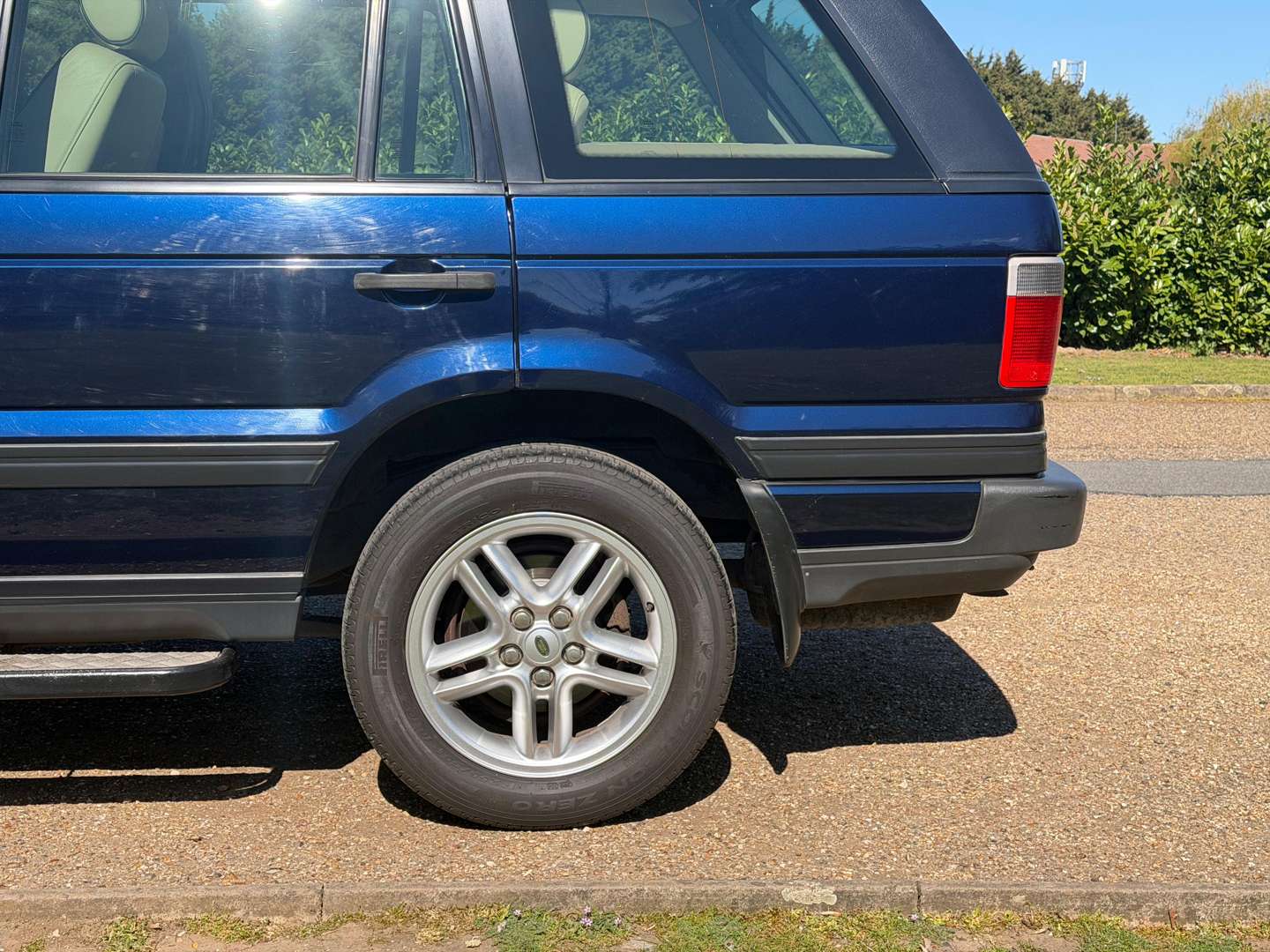 <p>2001 LAND ROVER RANGE ROVER DHSE AUTO</p>