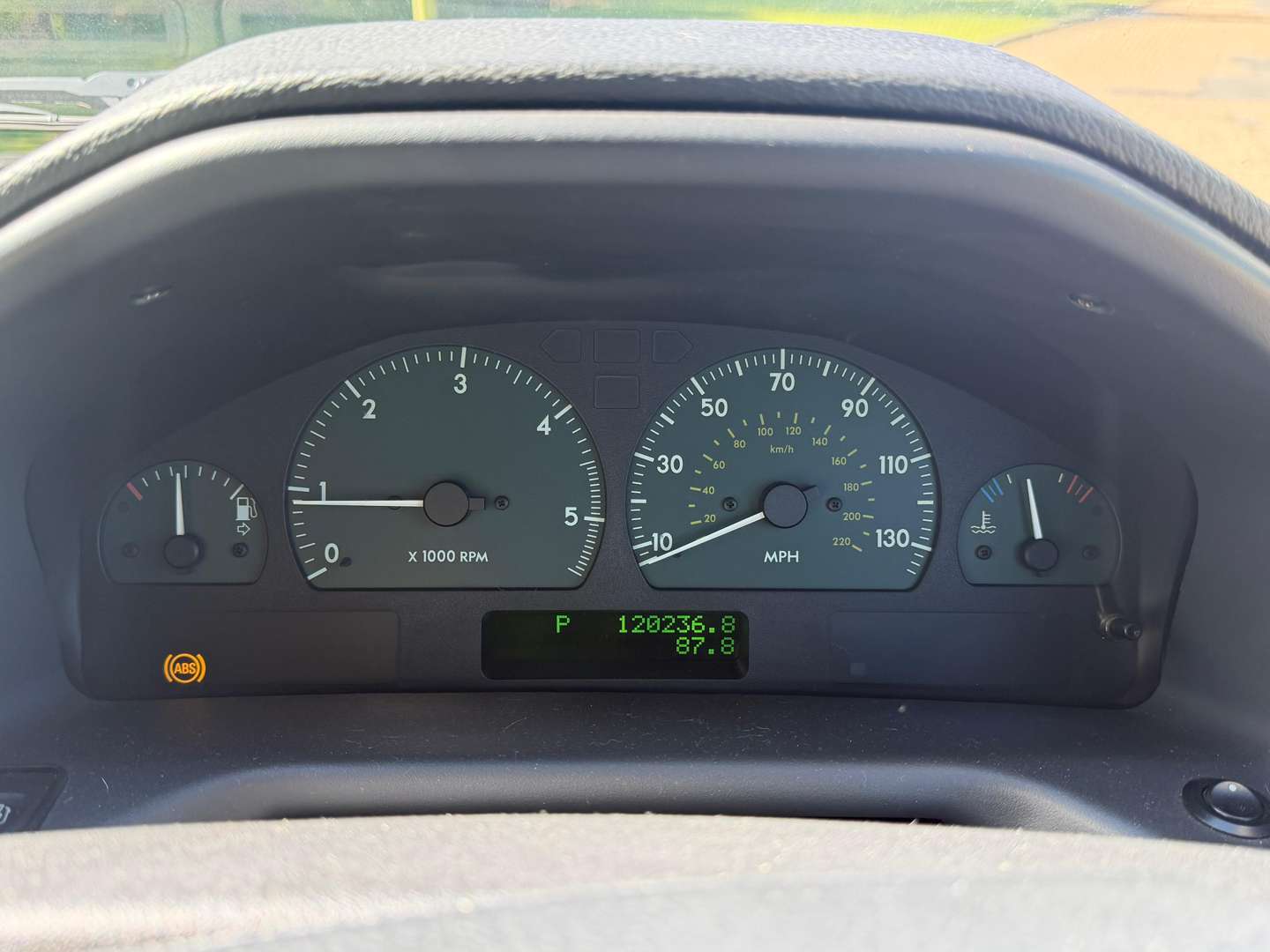 <p>2001 LAND ROVER RANGE ROVER DHSE AUTO</p>