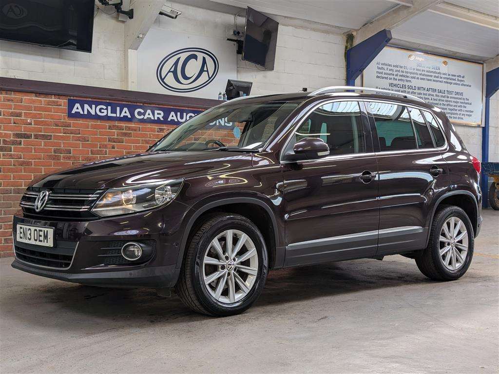 <p>2013 VOLKSWAGEN TIGUAN SE TDI BLUEMOTION</p>