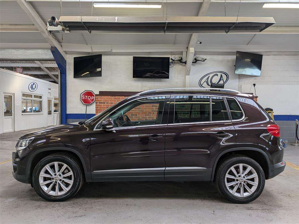 <p>2013 VOLKSWAGEN TIGUAN SE TDI BLUEMOTION</p>