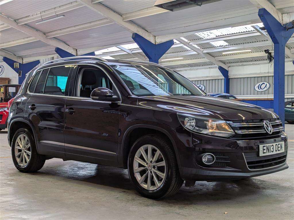 <p>2013 VOLKSWAGEN TIGUAN SE TDI BLUEMOTION</p>