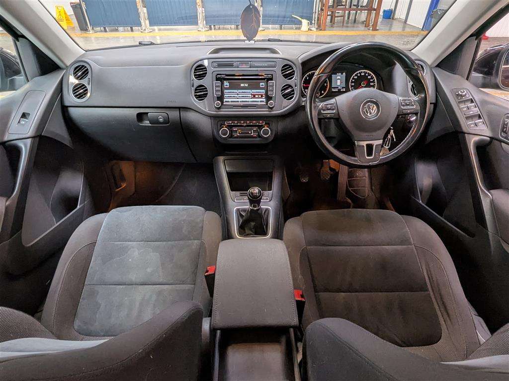 <p>2013 VOLKSWAGEN TIGUAN SE TDI BLUEMOTION</p>