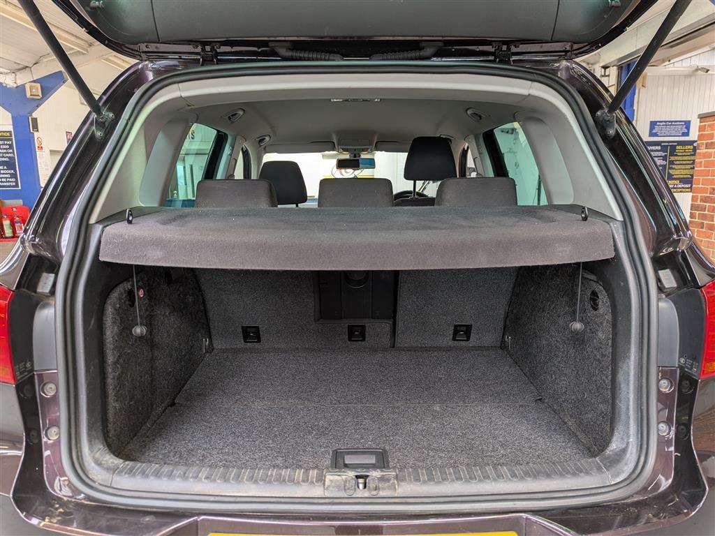 <p>2013 VOLKSWAGEN TIGUAN SE TDI BLUEMOTION</p>