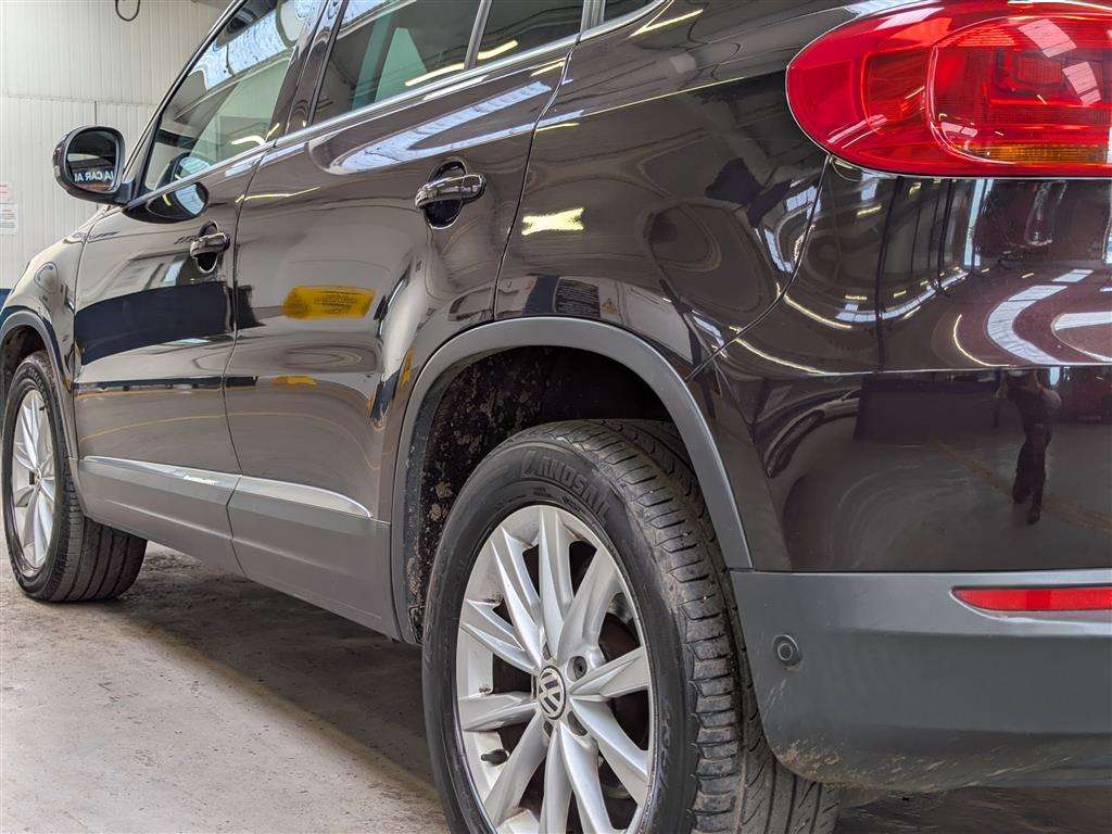<p>2013 VOLKSWAGEN TIGUAN SE TDI BLUEMOTION</p>