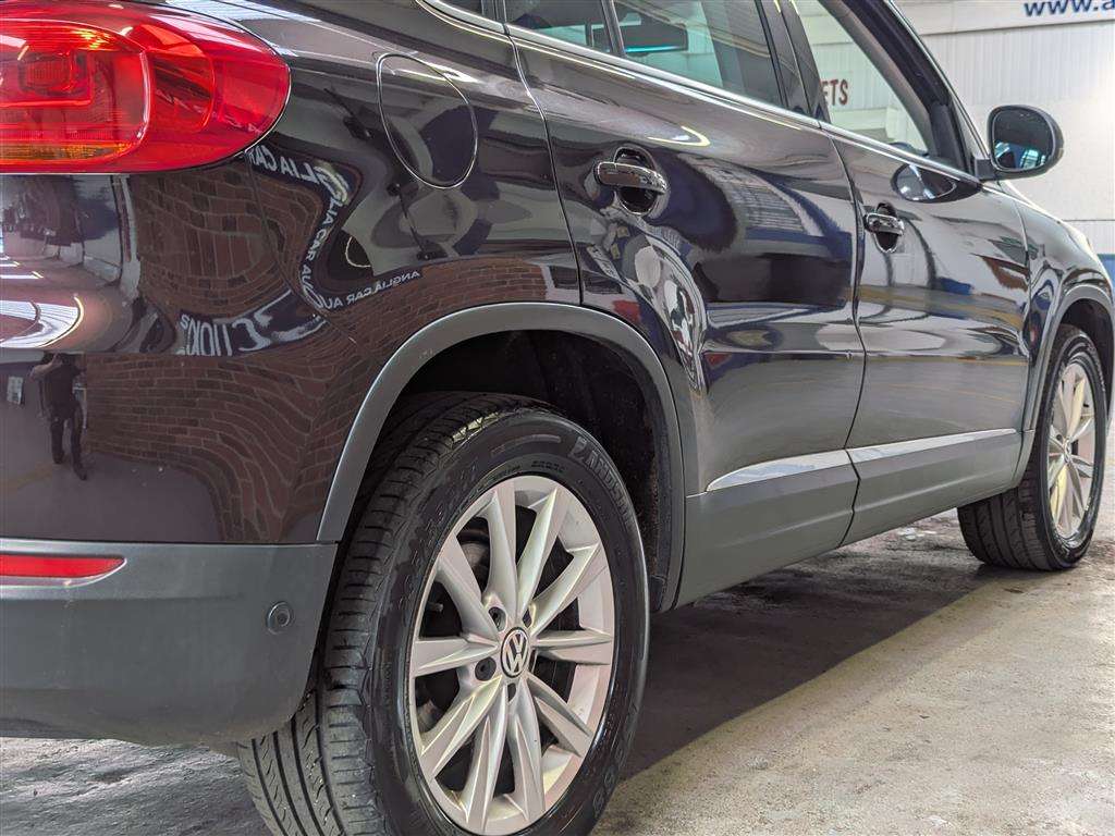 <p>2013 VOLKSWAGEN TIGUAN SE TDI BLUEMOTION</p>