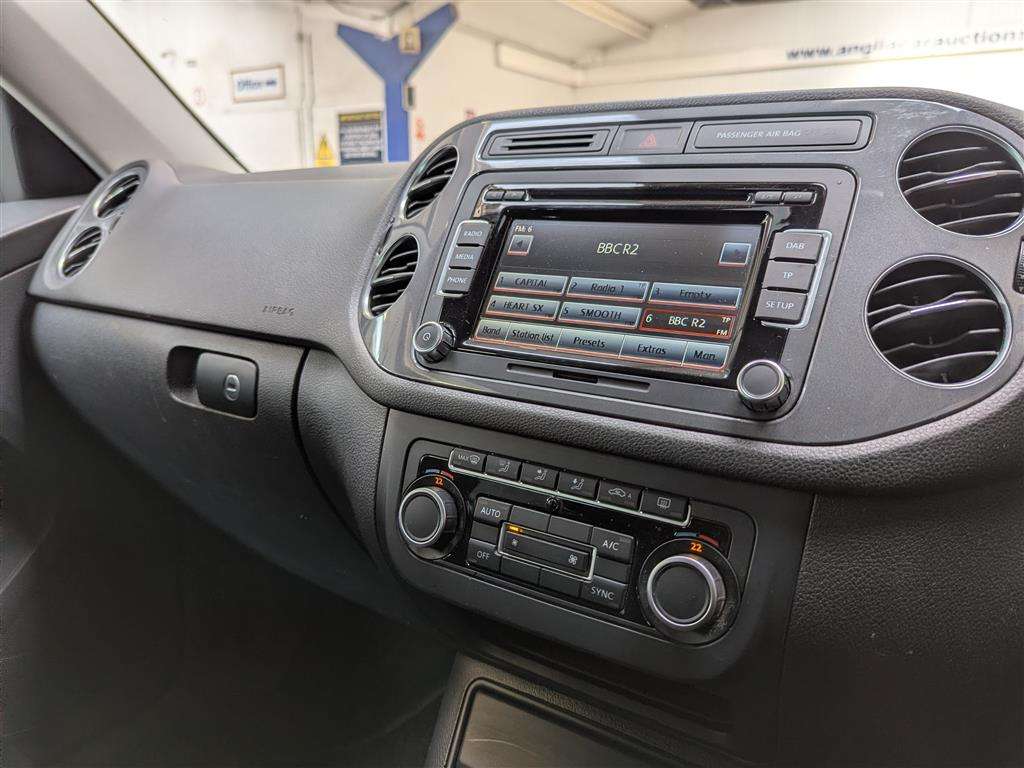 <p>2013 VOLKSWAGEN TIGUAN SE TDI BLUEMOTION</p>