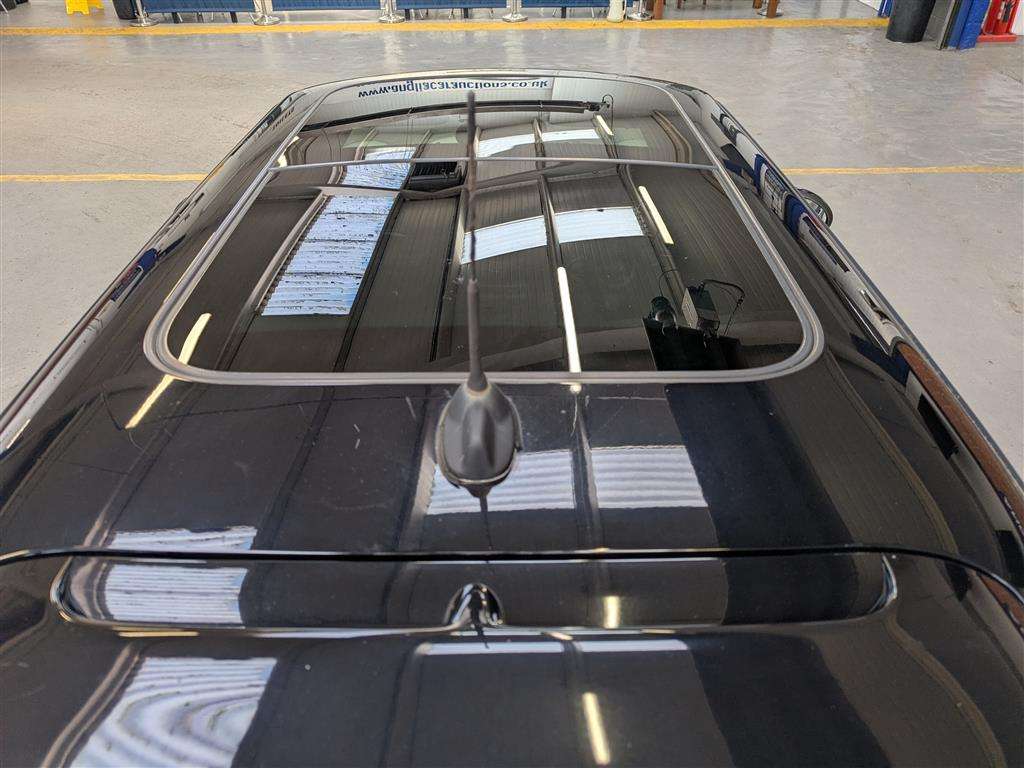 <p>2006 MINI COOPER S</p>