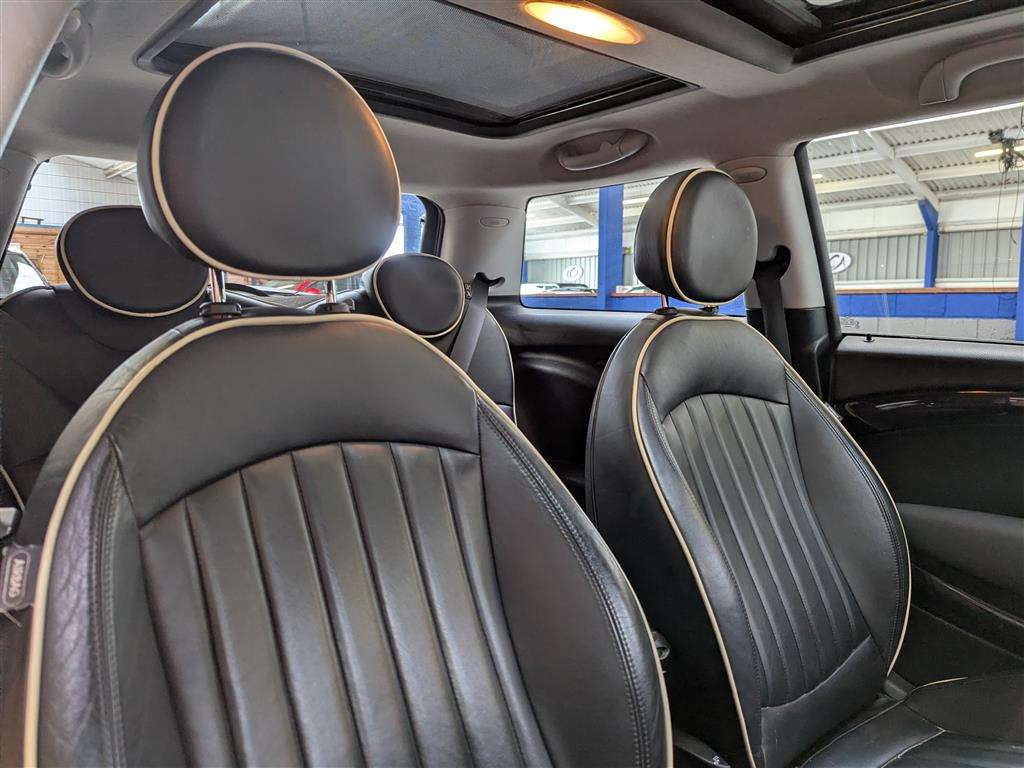 <p>2006 MINI COOPER S</p>