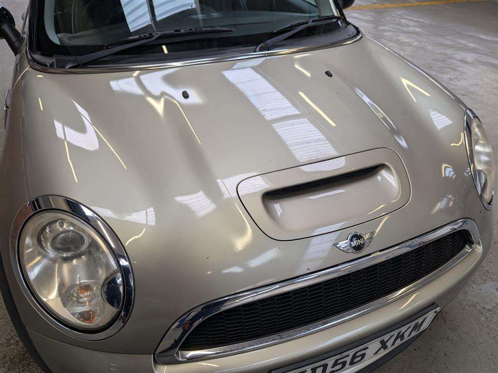 <p>2006 MINI COOPER S</p>