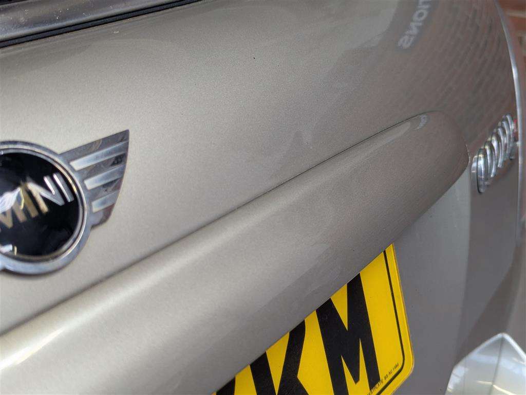 <p>2006 MINI COOPER S</p>