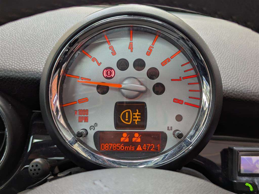 <p>2006 MINI COOPER S</p>