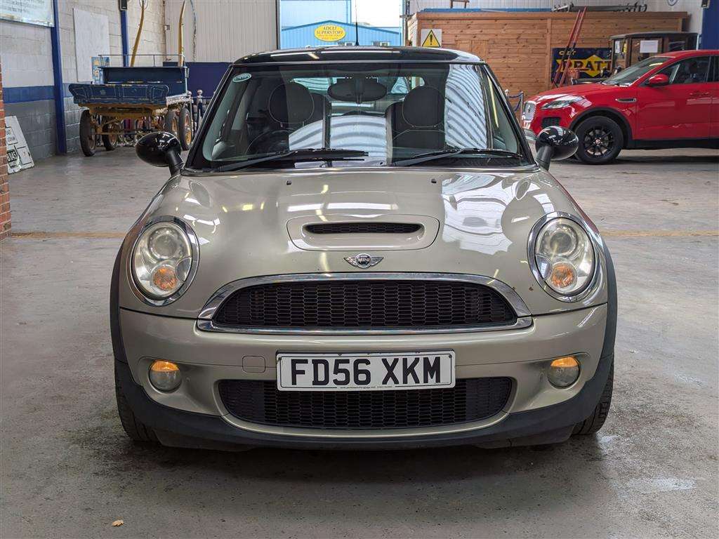 <p>2006 MINI COOPER S</p>