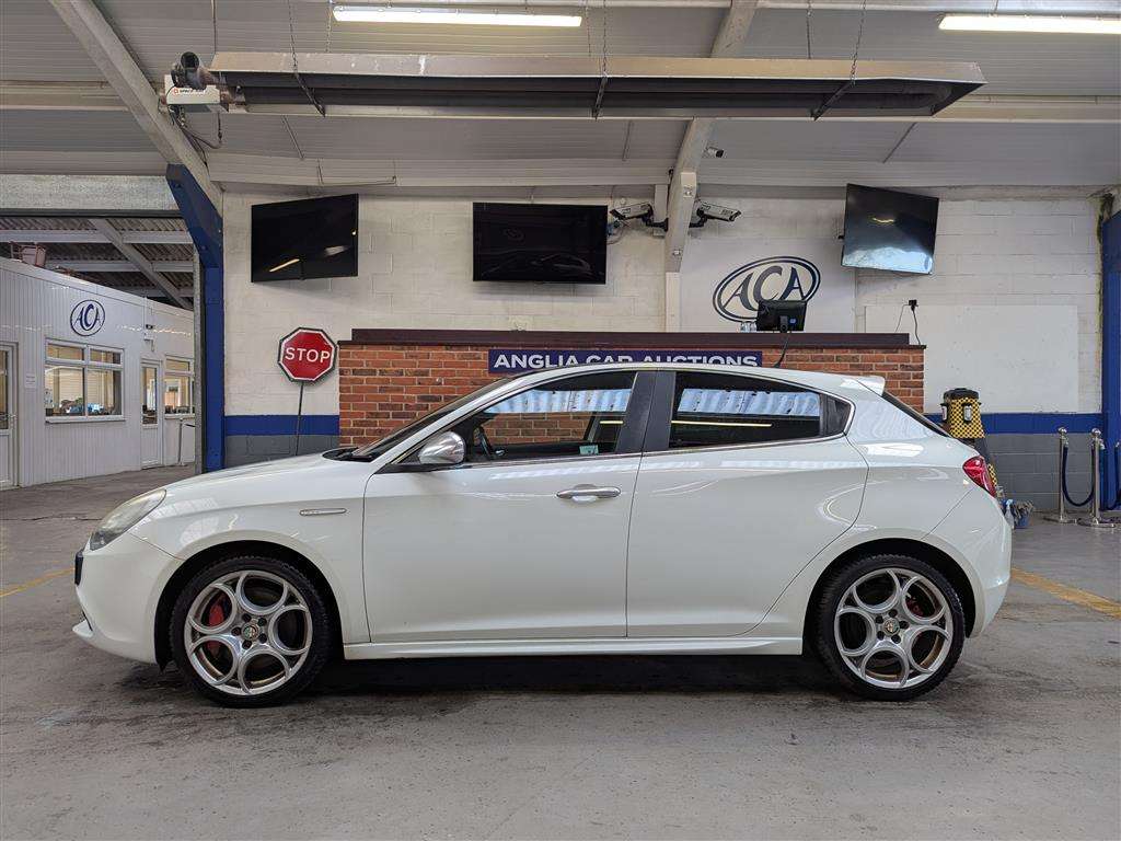 <p>2012 ALFA ROMEO GIULIETTA VELOCE M-AIR TB</p>