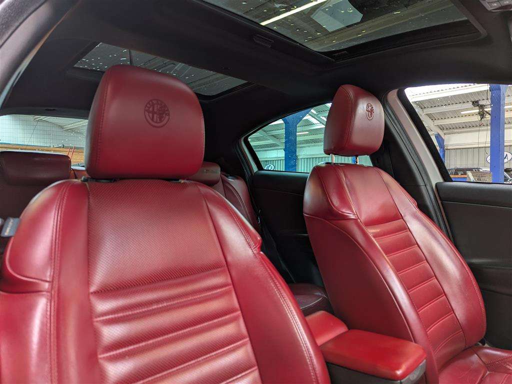 <p>2012 ALFA ROMEO GIULIETTA VELOCE M-AIR TB</p>