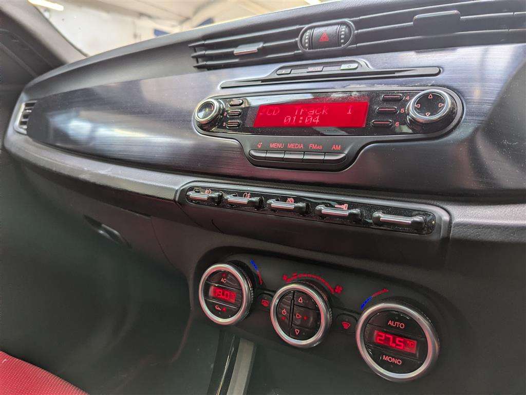 <p>2012 ALFA ROMEO GIULIETTA VELOCE M-AIR TB</p>
