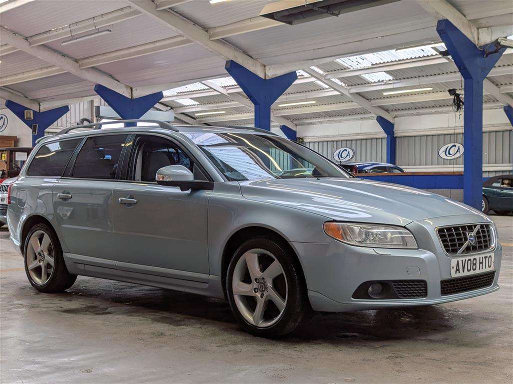 <p>2008 VOLVO V70 SE SPORT D5 AUTO</p>