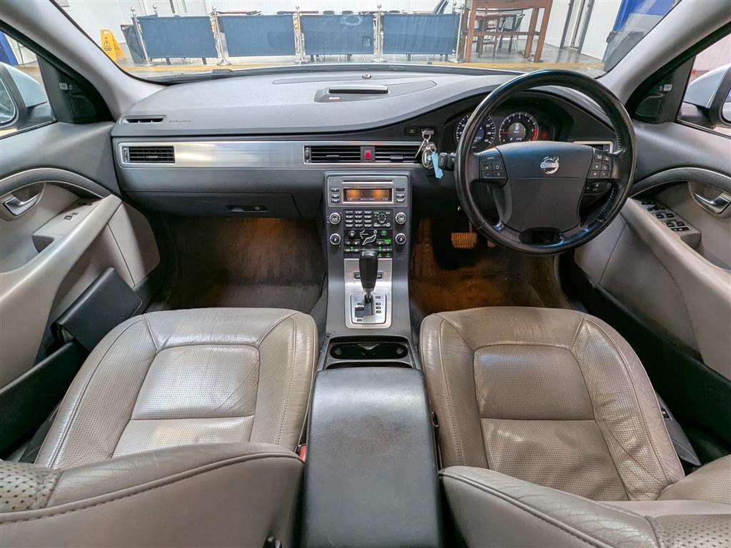 <p>2008 VOLVO V70 SE SPORT D5 AUTO</p>