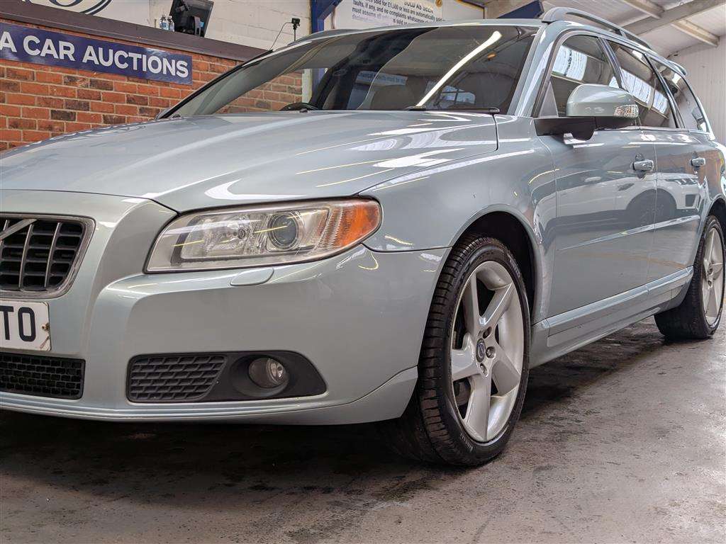 <p>2008 VOLVO V70 SE SPORT D5 AUTO</p>